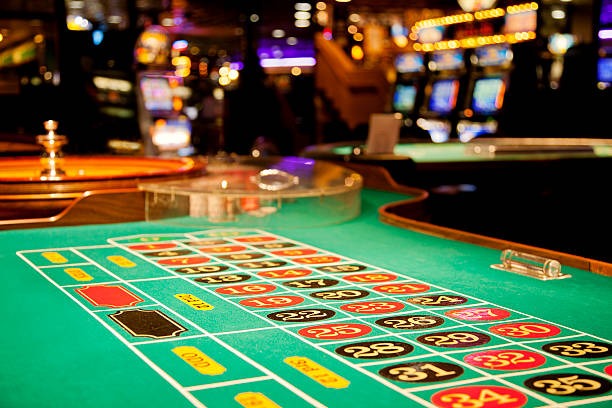 suara89 mobile platform showing live casino and sportsbook integration